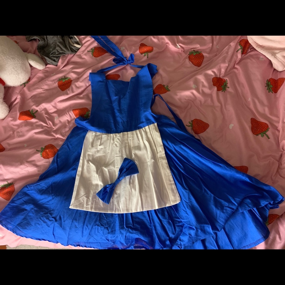 Belle apron bounding dress